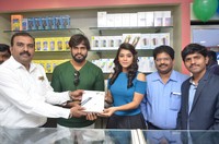 Yamini Bhaskar Launches Cellbay Mobile Store Photos